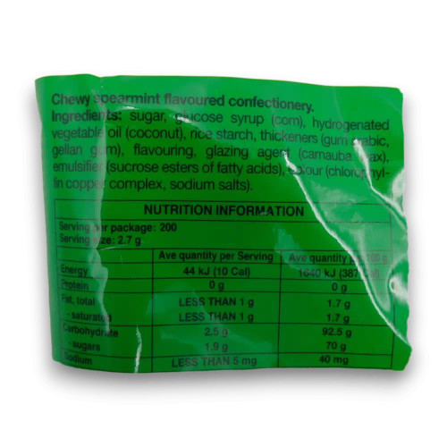 Close-up of the nutritional label on the Mentos Pillowpack Spearmint 540g bag, available at The Professors.