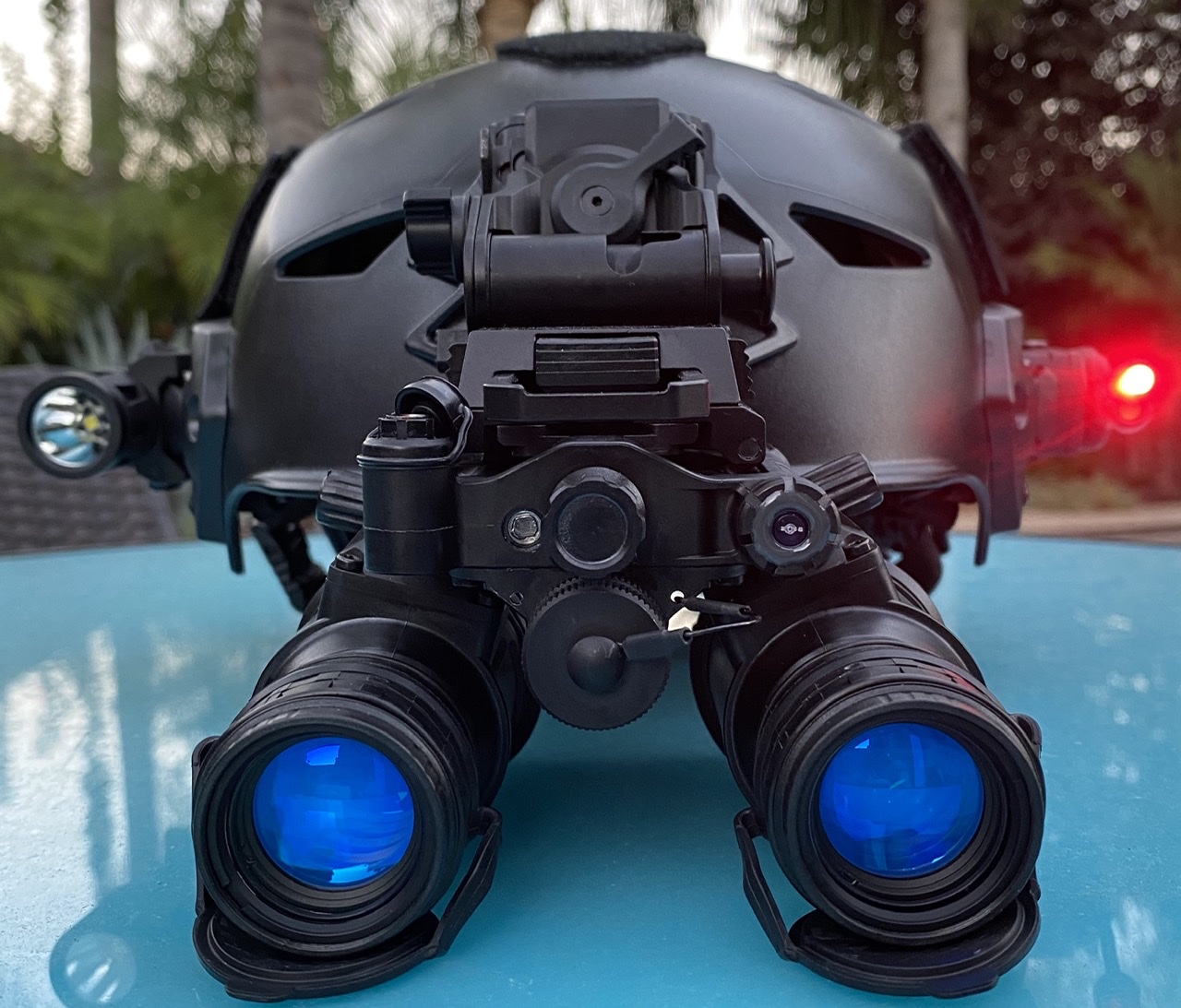 Jerry 31 Articulating White Phosphor Gen2 Night Vision Goggle