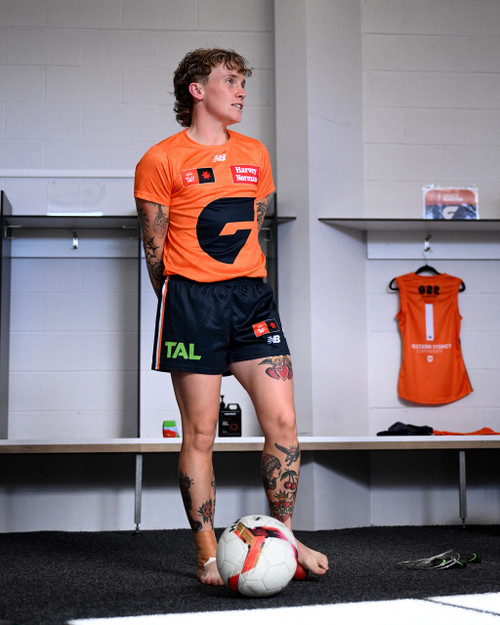 GIANTS 2026 AFLW New Balance Run Out Tee- Womens