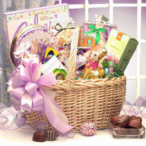 Deluxe Favorites Gift Basket