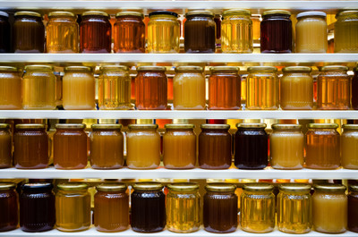 Showcase Your Summer Harvest: Glass Jars for Honey Producers Showcase Your Summer Harvest: Glass Jars for Honey Producers