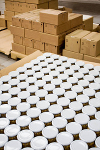 ​Benefit from wholesale pricing on glass bottles and jars