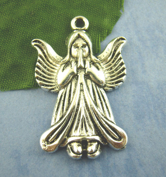 Pendant: Praying Angel, 35mm (P027)