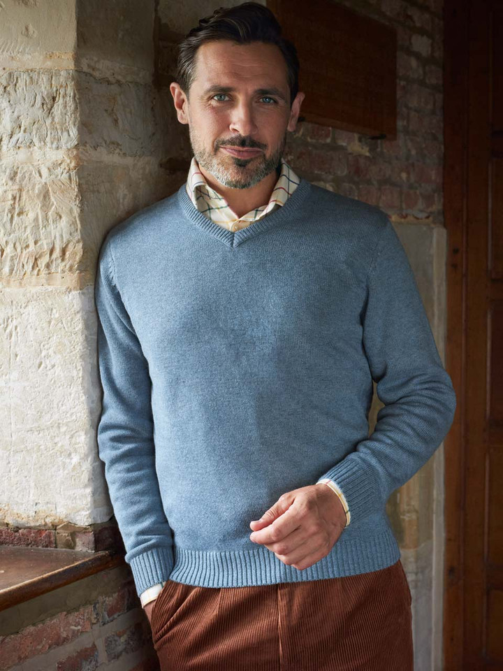 Blue Seawool Sweater Model