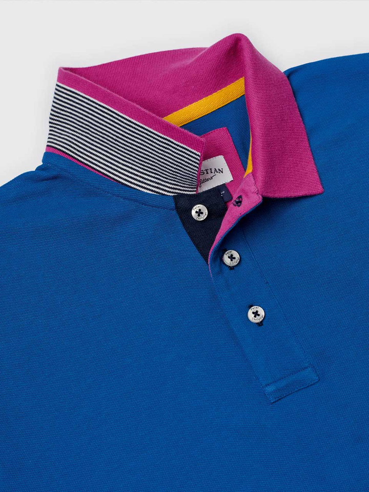 Contrast Stripe Under Collar Detail