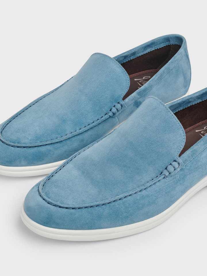 Men's Blue Casual Suede Loafers Toe Close Up