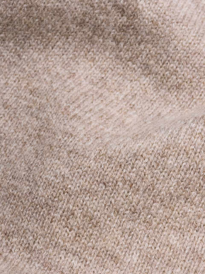 Men's Doe Beige Lambswool V-Neck Sweater Texture