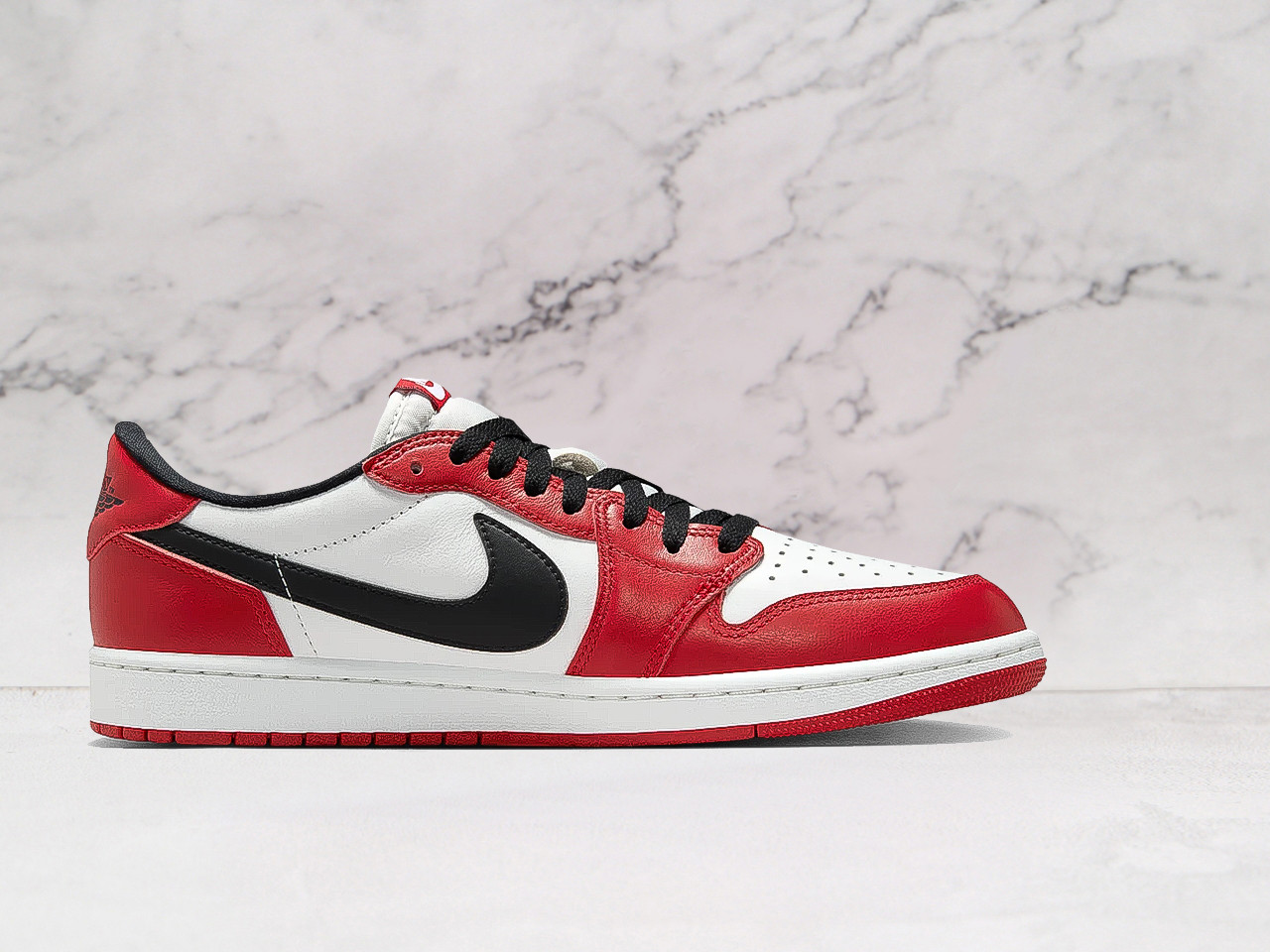 mens Jordan Air Jordan 1 Retro Low OG 'Chicago' Medial