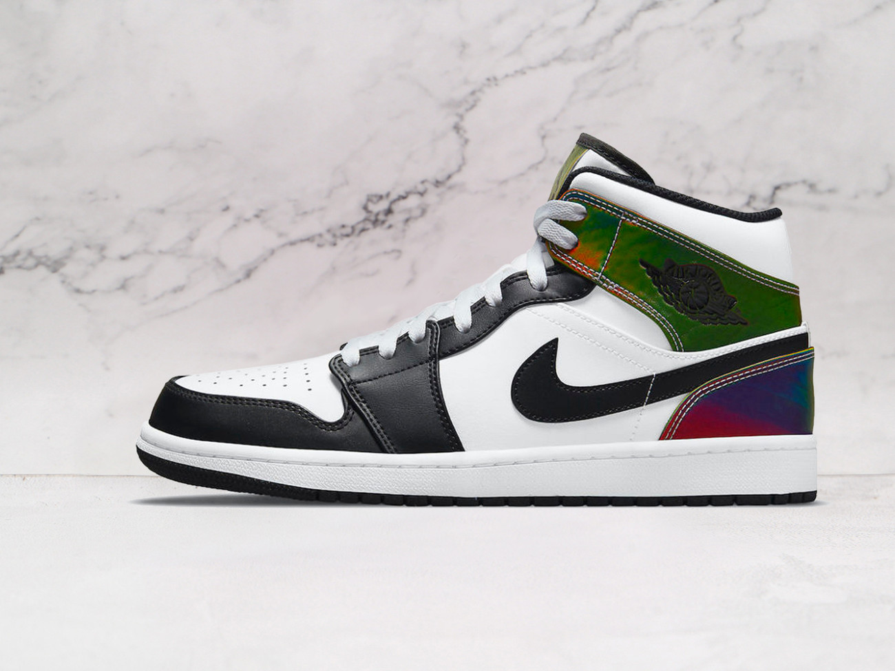 Air Jordan 1 Mid 'Heat Reactive' – White and Black Leather Upper with Heat-Reactive Color-Changing Panels