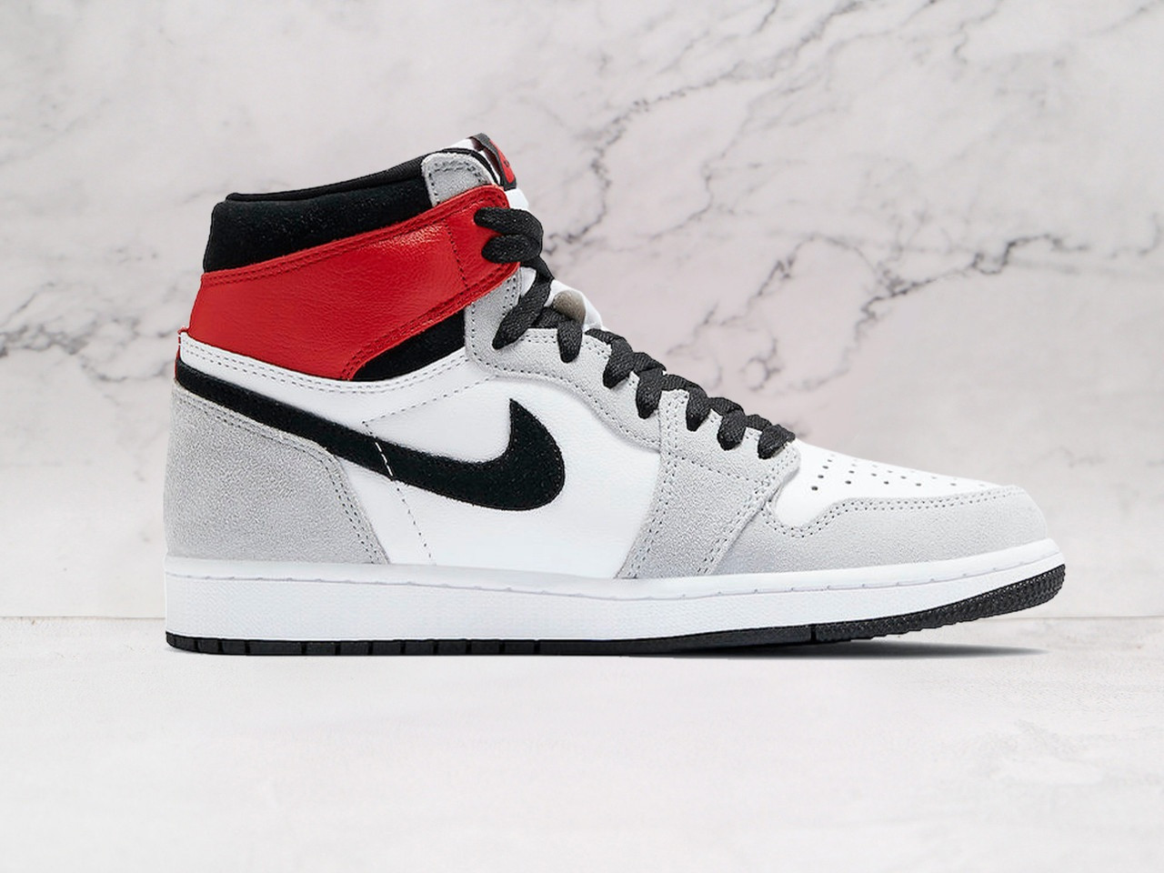 Air Jordan 1 High Smoke Grey – Classic Design with Modern Appeal