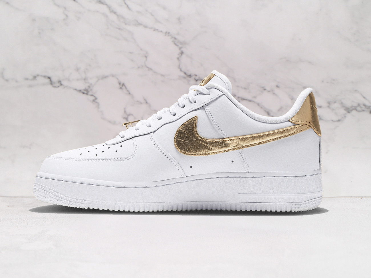 Air Force 1 White Metallic Gold – Sleek White Leather