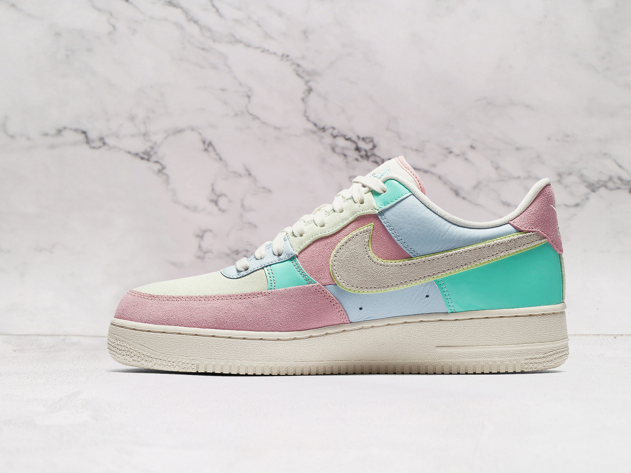 Nike Air Force 1 Lx Easter 2018 – Sail and Hyper Turquoise Accents