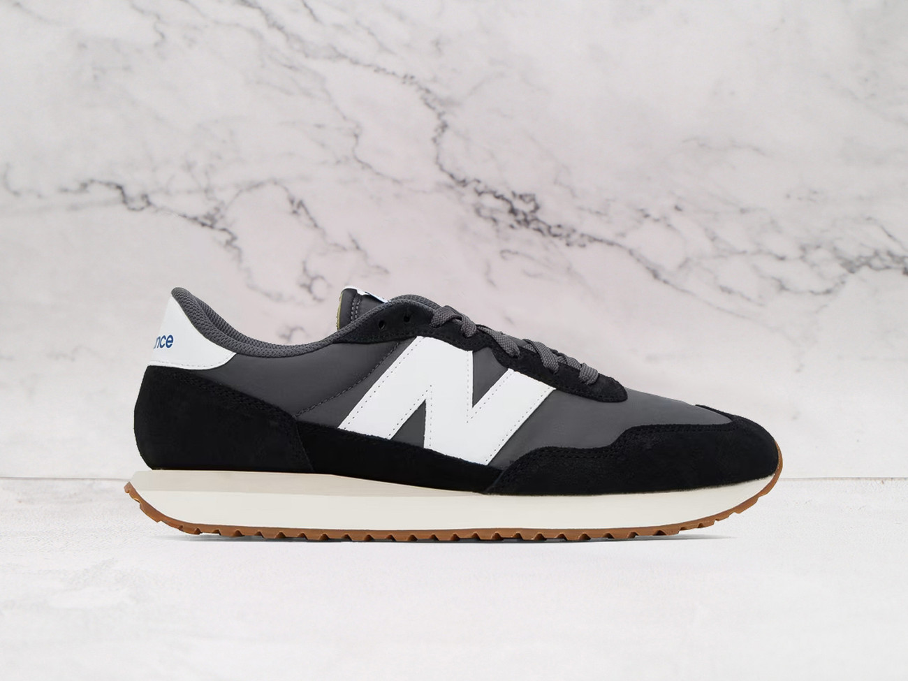 New Balance 237 Grey Black Gum – Retro-Inspired Sneaker