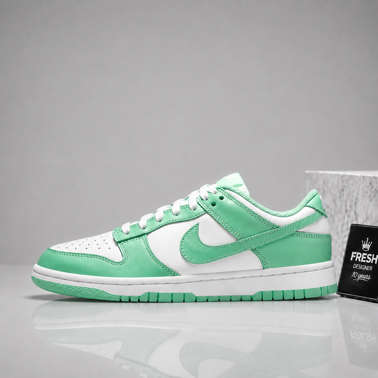 SB Dunk Low Green glow