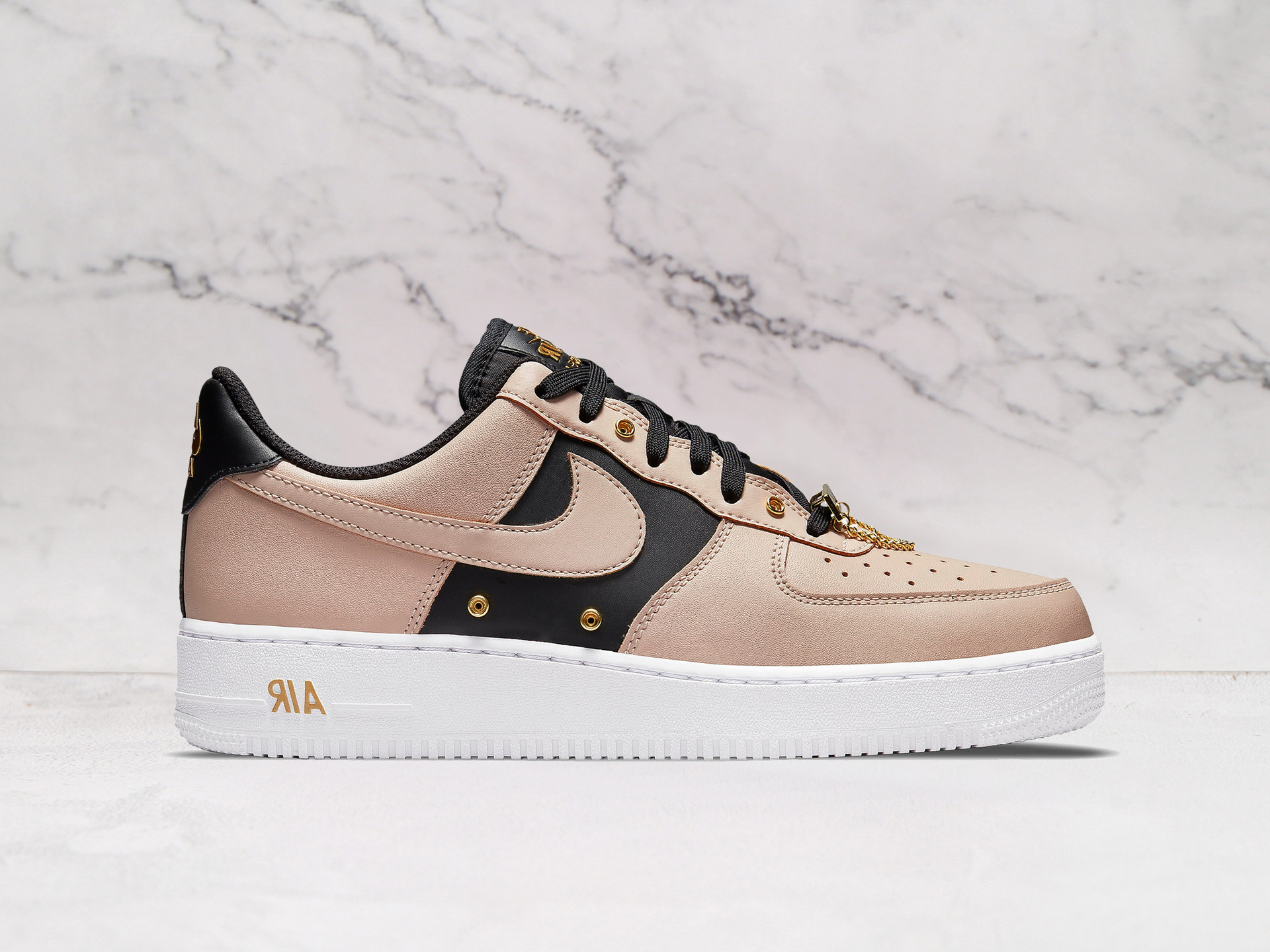 Nike Air Force 1 Low '07 PRM Particle Beige – Premium Leather Sneaker with White Midsole