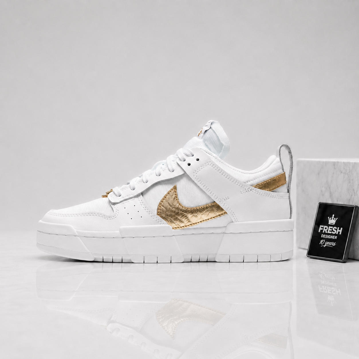 SB dunk Low Disrupt White metallic gold