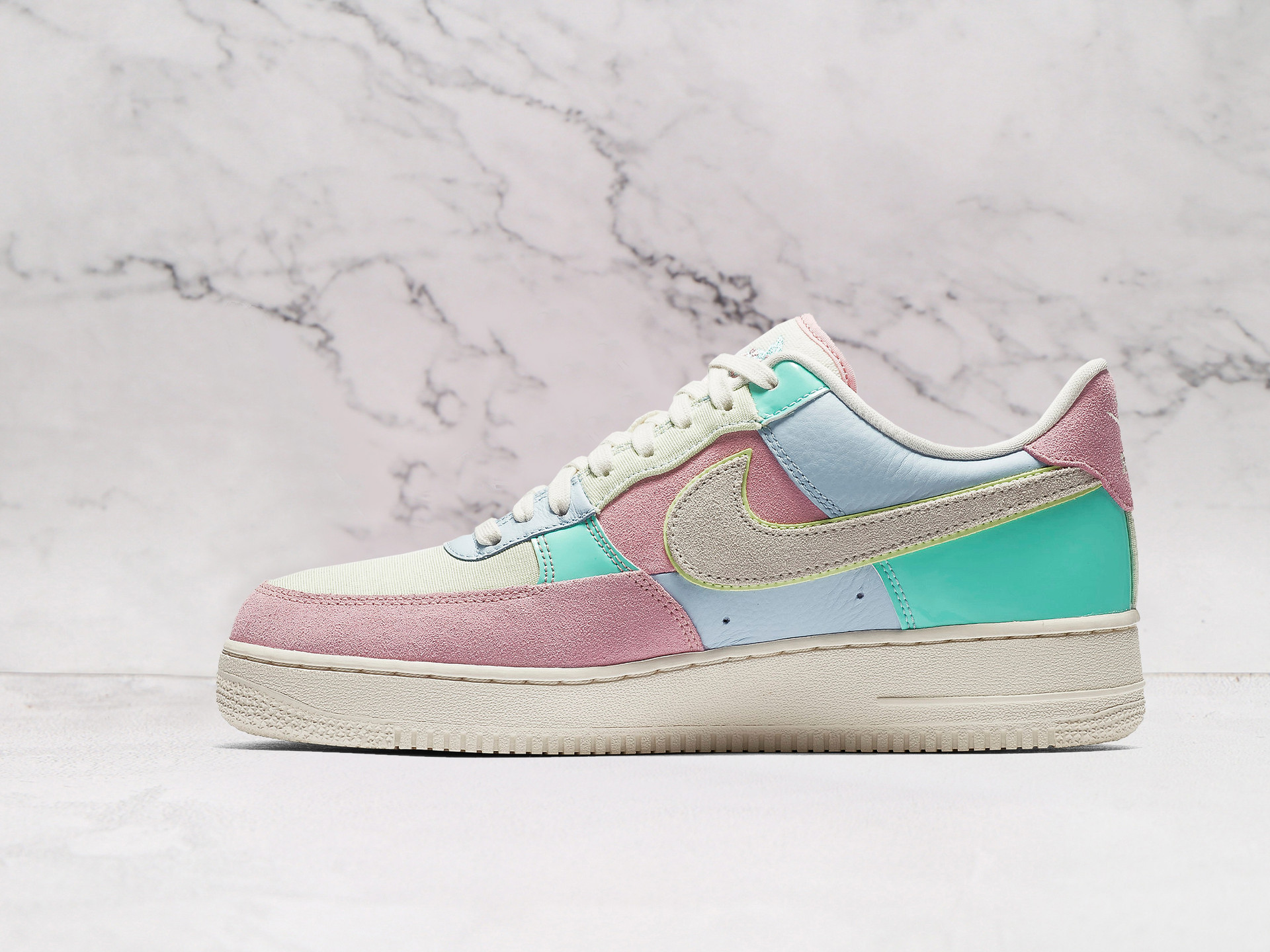 Nike Air Force 1 Lx Easter 2018 – Sail and Hyper Turquoise Accents