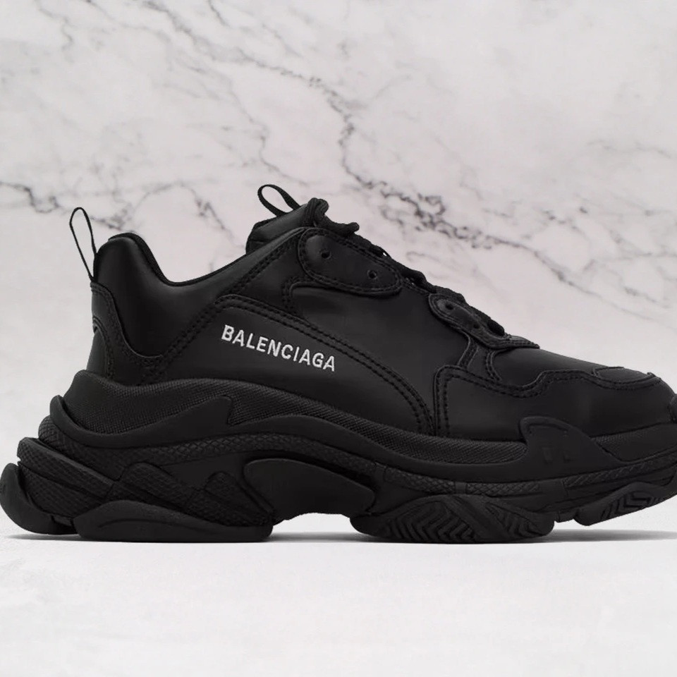 BALENCIAGA  Black Triple S