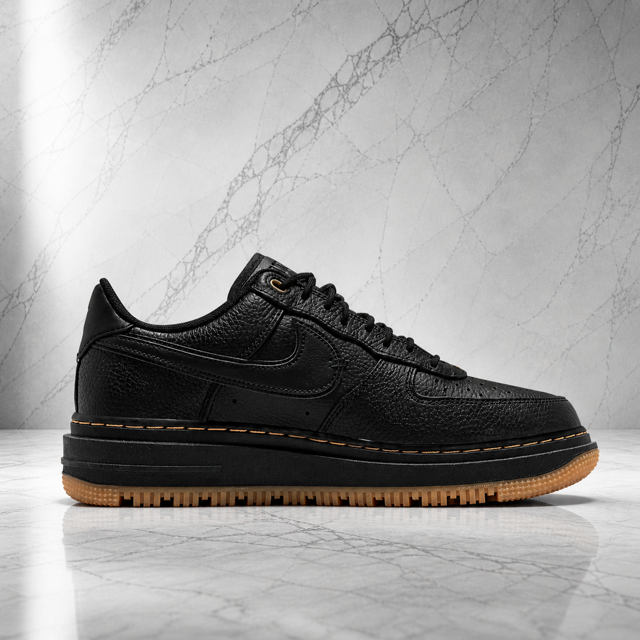 Air Force 1 Low Luxe Black Gum
