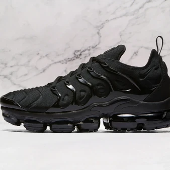 Air Max Vapormax Plus Triple Black