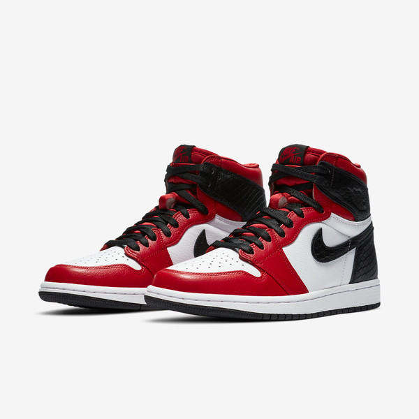 Jordan 1 Retro High Satin Snake Chicago