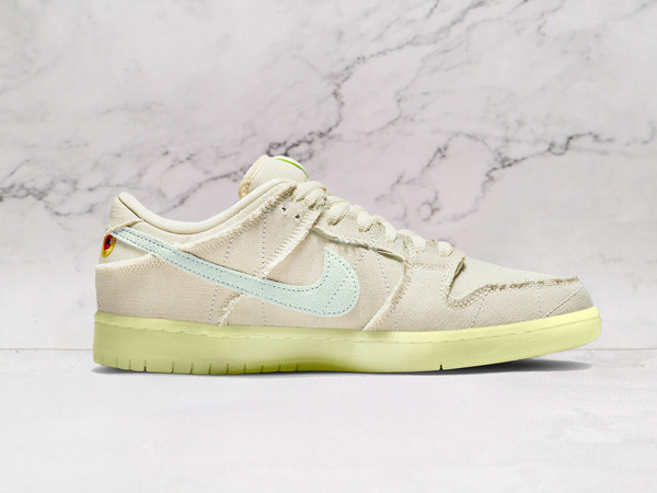 Nike SB Dunk Low 'Mummy' – Halloween-Inspired Skate Shoe