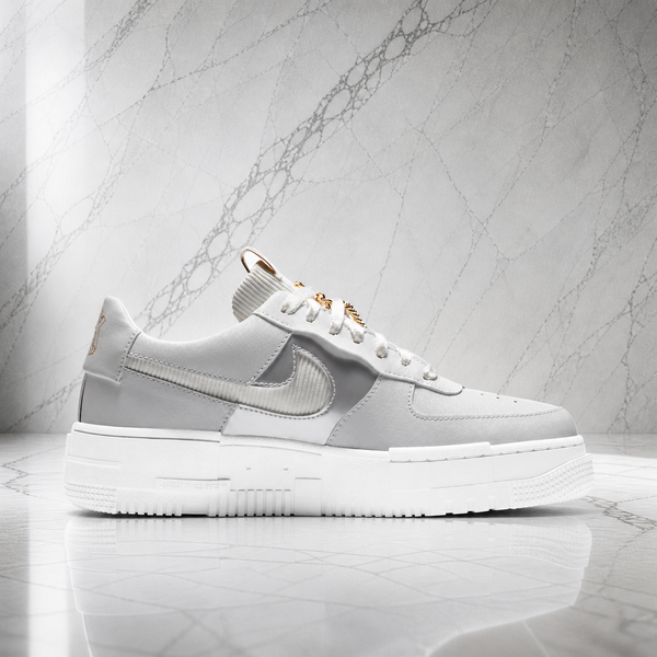 Air force 1 Pixel Summits white