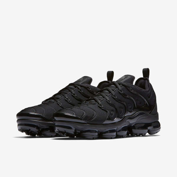 Air Max Vapormax Plus Triple Black