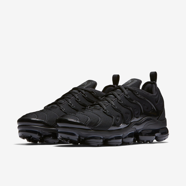 Air Max Vapormax Plus Triple Black