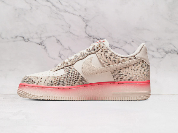 AF1 LX Snakeskin – Side Profile Highlighting Textured Leather Upper AF1 LX Snakeskin – Side Profile Highlighting Textured Leather Upper