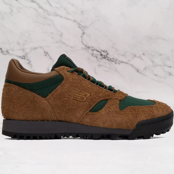 New Balance Rainier Brown