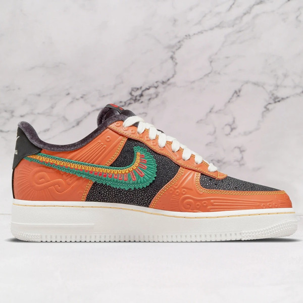 Air Force 1 ‘07 LX Siempre Familia