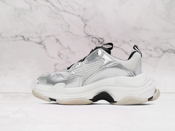 Balenciaga Triple S – High-Fashion Sneaker with Bold Branding