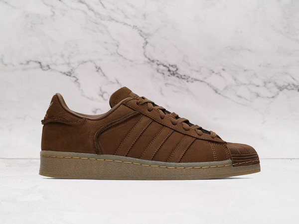 Adidas Brown Superstar 82 Sneakers – Vintage-Inspired Design