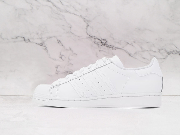 White & Off-White Superstar – Classic Shell Toe Detailing