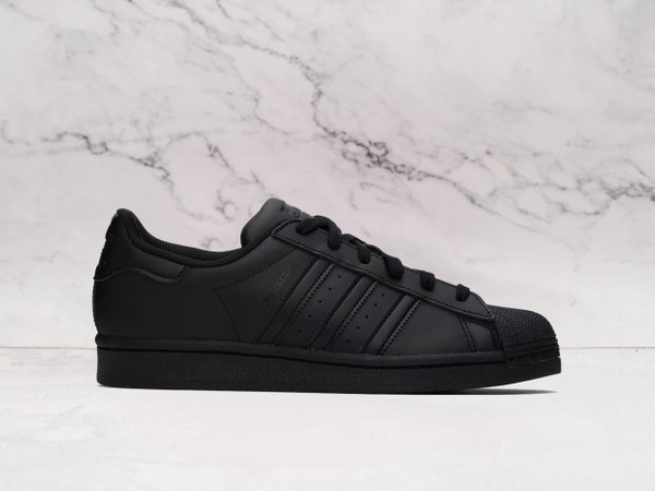 ADIDAS Black Superstar Sneakers – Sleek Black Shell Toe