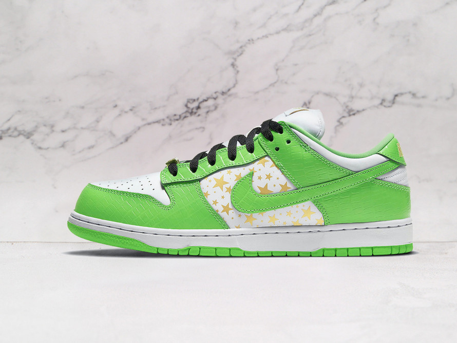 Nike SB Dunk Low Supreme Stars Mean Green (2021) – Supreme x Nike Collaboration