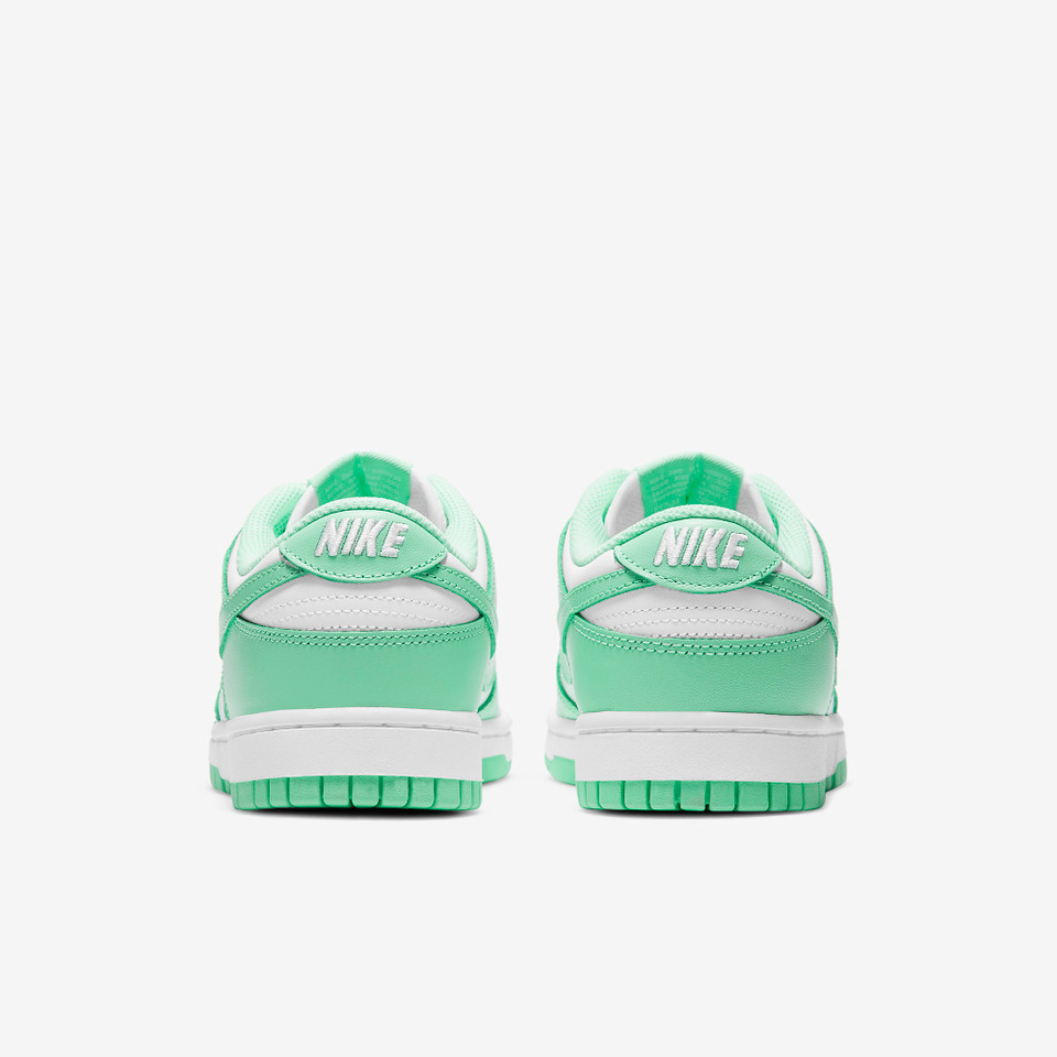 SB Dunk Low Green glow