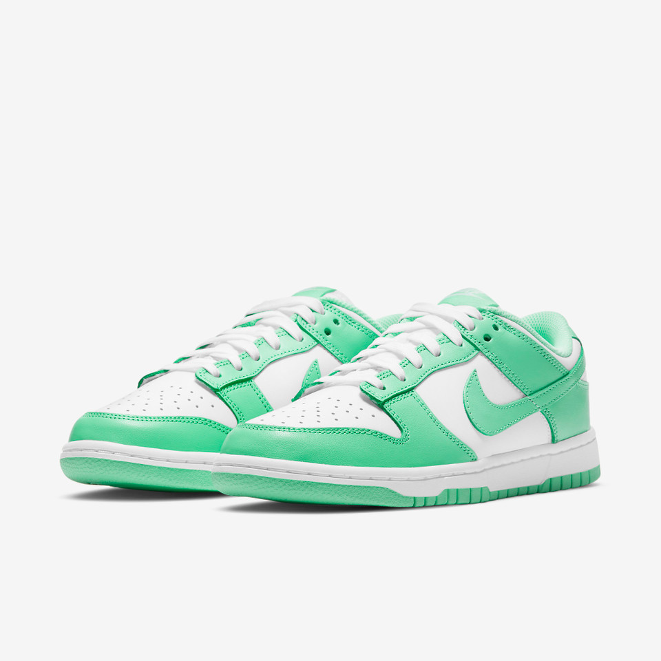 SB Dunk Low Green glow