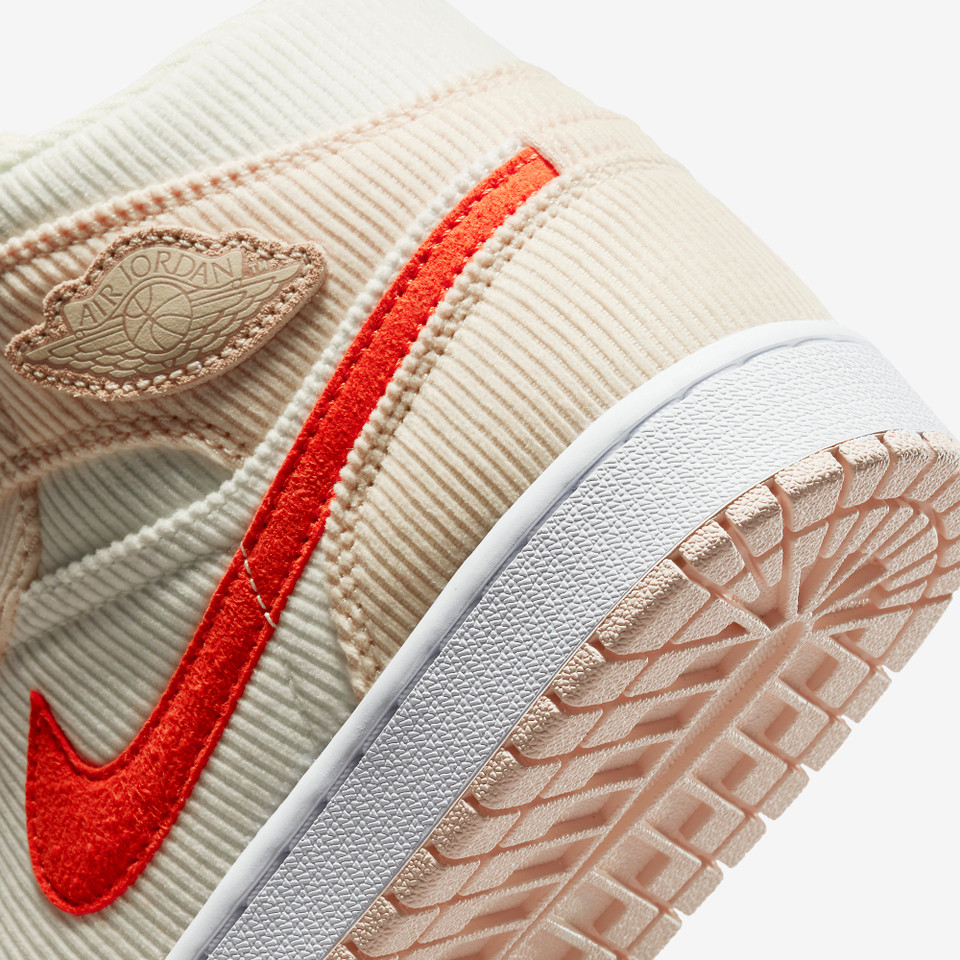 Air jordan 1 Mid Corduroy Sail