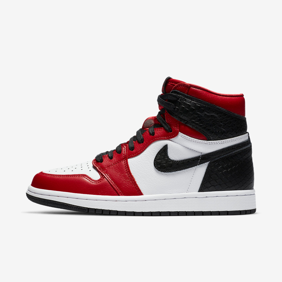 Jordan 1 Retro High Satin Snake Chicago
