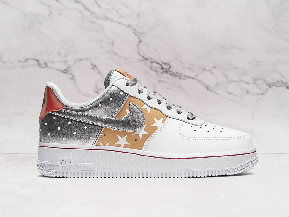 Nike Air Force 1 Low 'Stars Metallic Gold' – Premium Design with Metallic Accents Nike Air Force 1 Low 'Stars Metallic Gold' – Premium Design with Metallic Accents