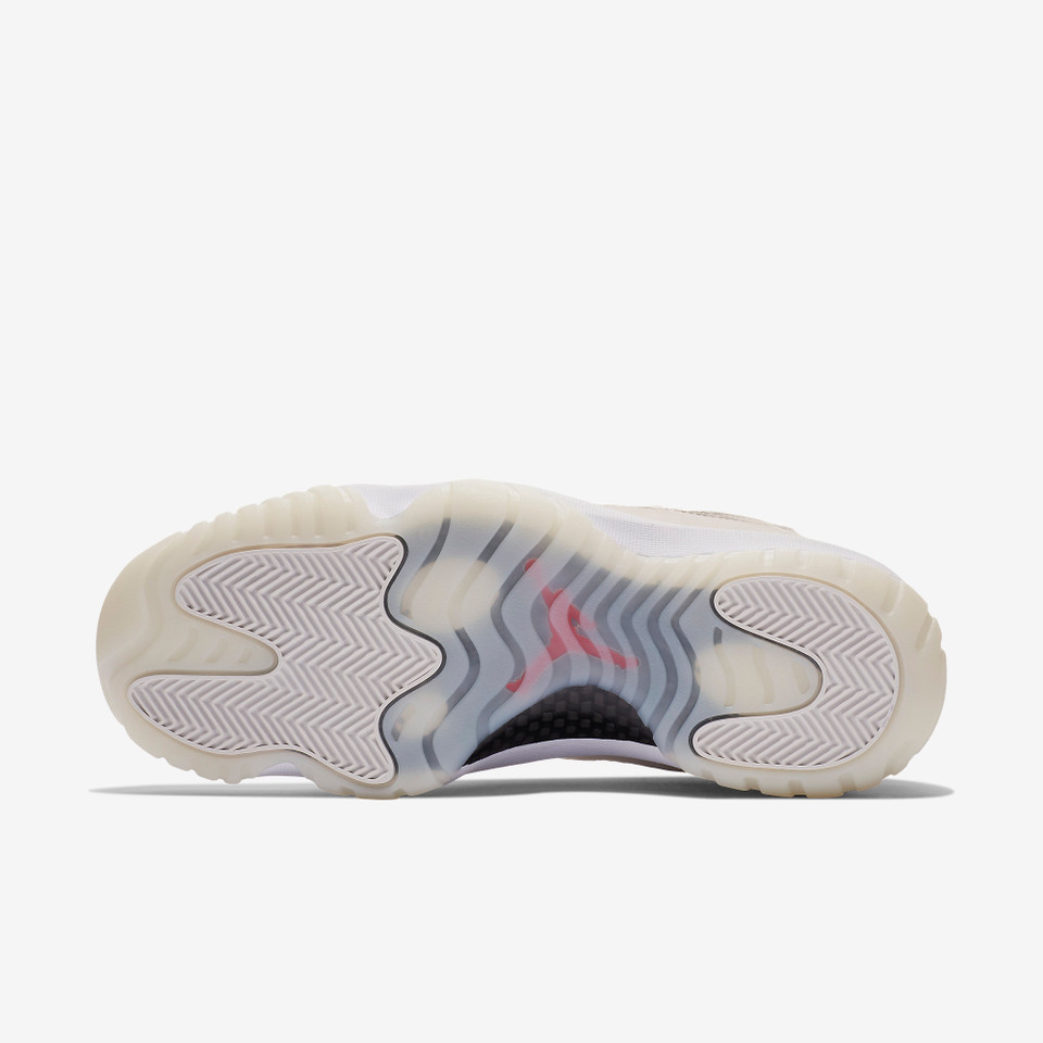 Air Jordan 11 Retro Platinum Tint