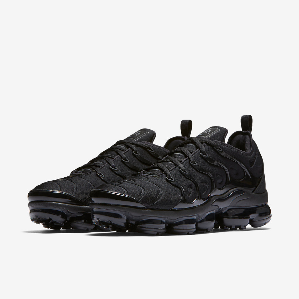 Air Max Vapormax Plus Triple Black