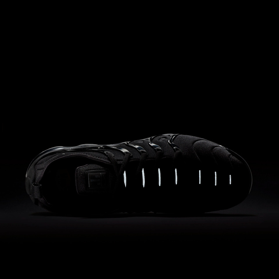 Air Max Vapormax Plus Triple Black