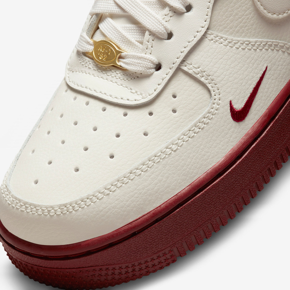 Air Force 1 LV8 40th Anniversary Edition Sail Team Red