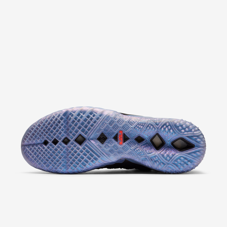 LeBron 18 Kylian Mbappe