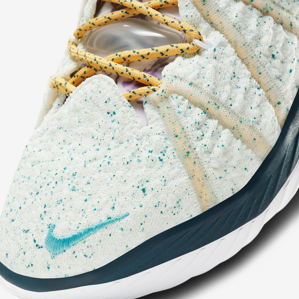 LeBron 18 Reflections Flip