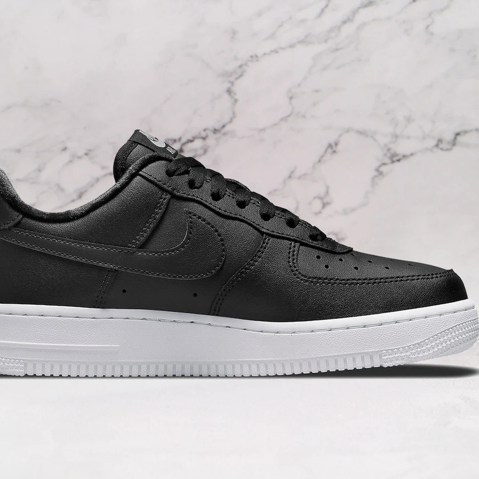 Air Force 1 Low LX Black Pendant "Lucky Charms"