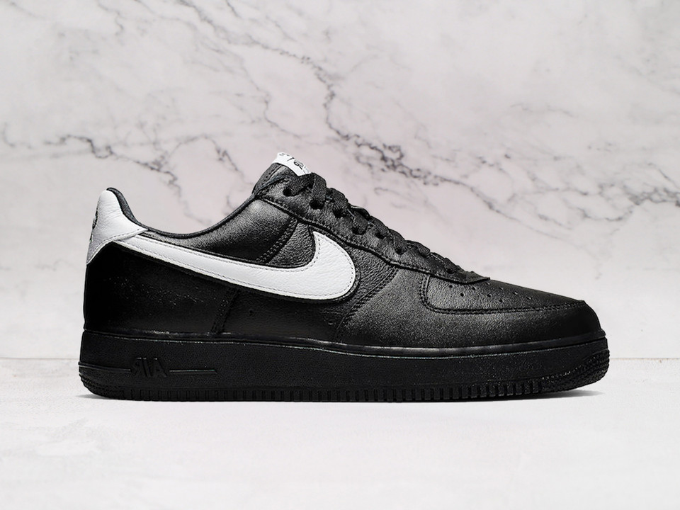 Nike Air Force 1 Low Black White QS (CQ0492-001)—black leather, white Swoosh.
